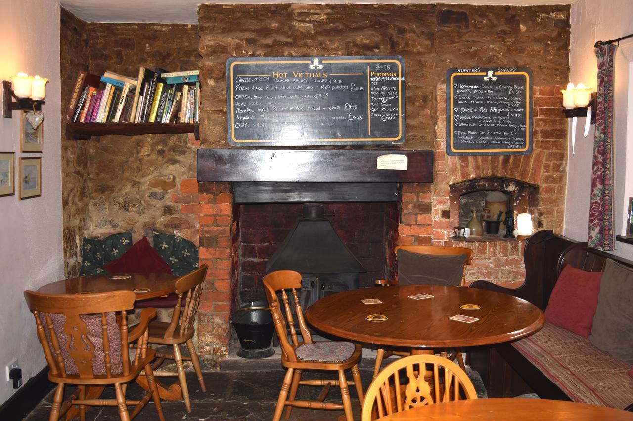 The Mitre Inn Sherborne  Bagian luar foto