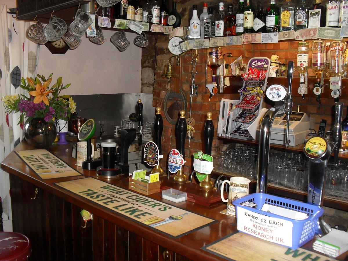 The Mitre Inn Sherborne  Bagian luar foto