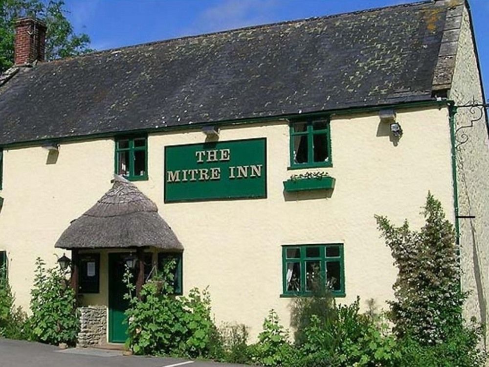 The Mitre Inn Sherborne  Bagian luar foto