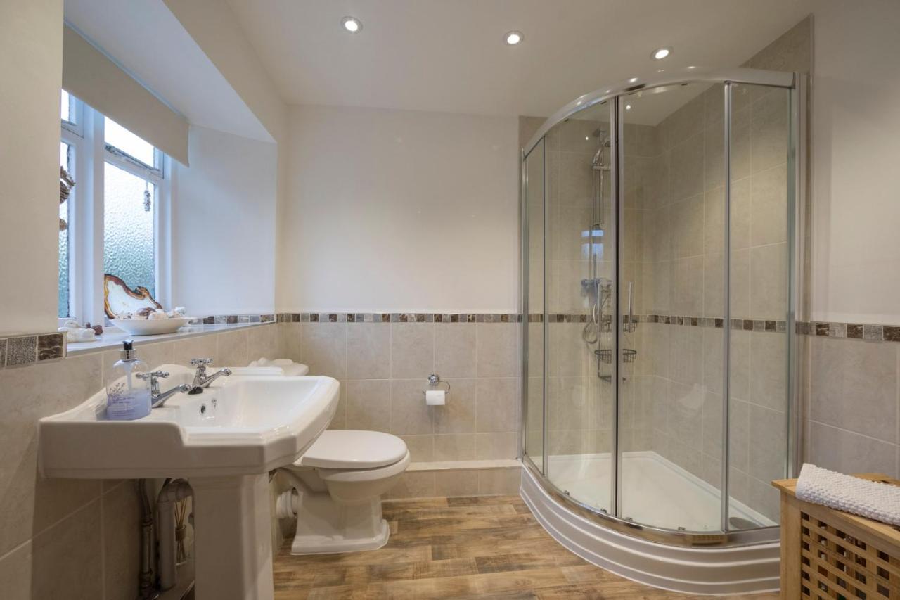 The Mitre Inn Sherborne  Bagian luar foto
